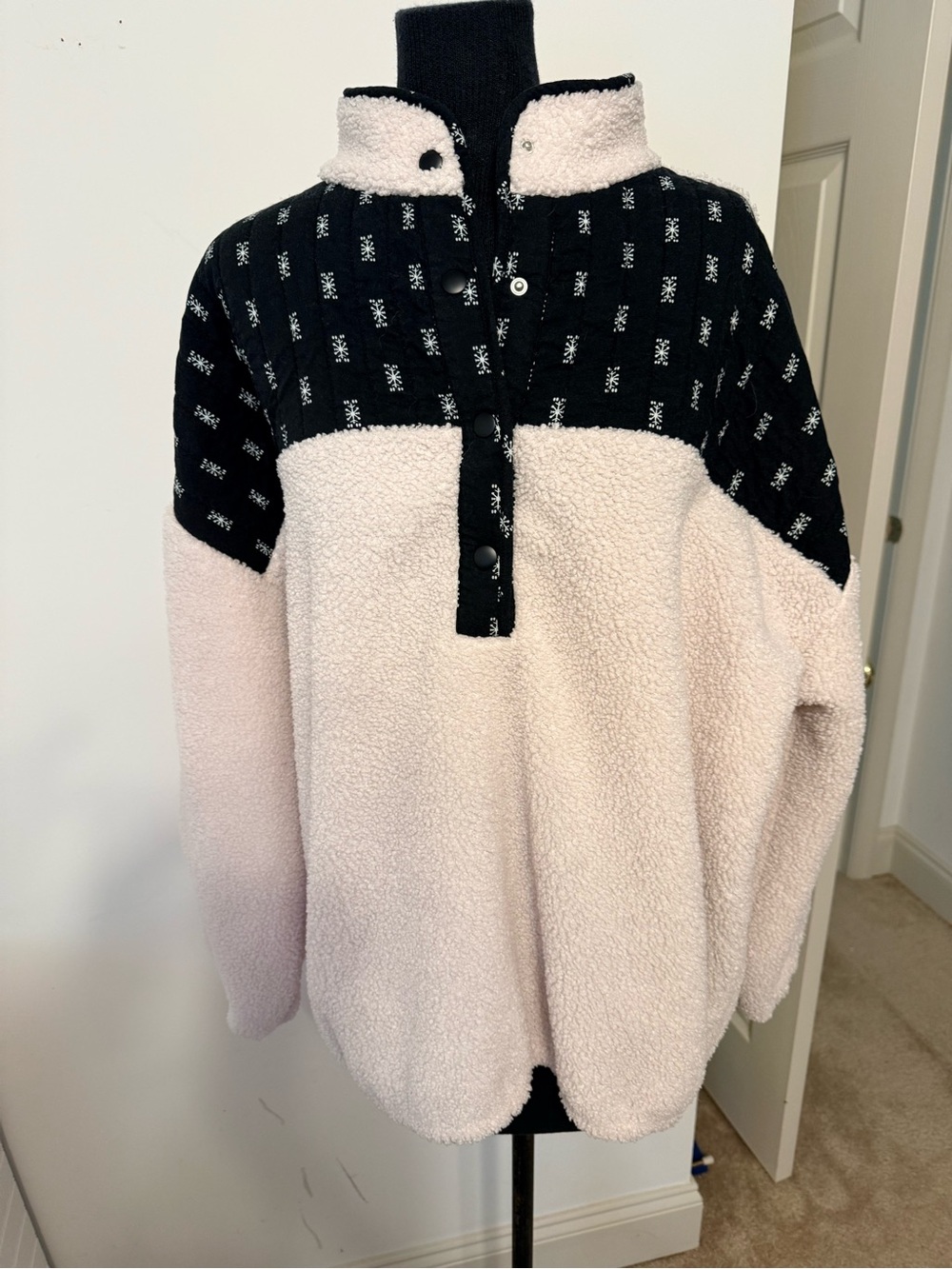 LOFT Two-Tone Sherpa Pullover Hoodie in Black and Cream